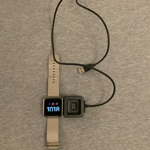 🖤 Fitbit Blaze Smart Fitness Watch 🖤 - Picture 3 of 7